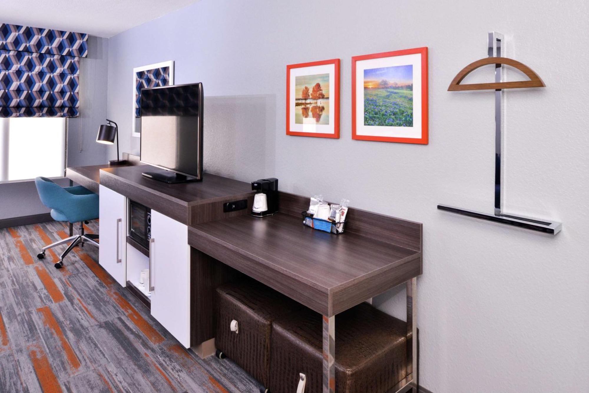 Hampton Inn & Suites Legacy Park-Frisco Dış mekan fotoğraf