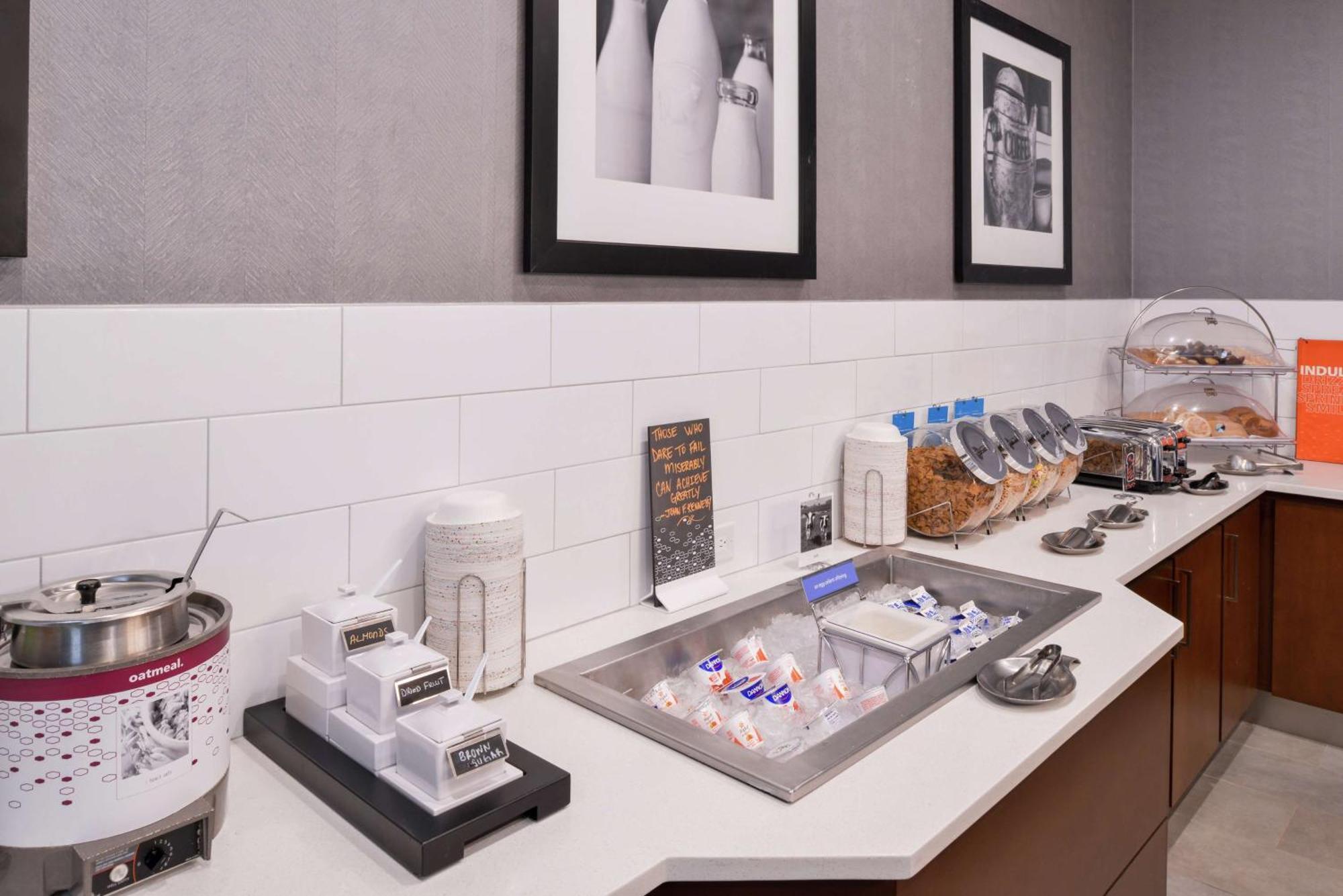 Hampton Inn & Suites Legacy Park-Frisco Dış mekan fotoğraf