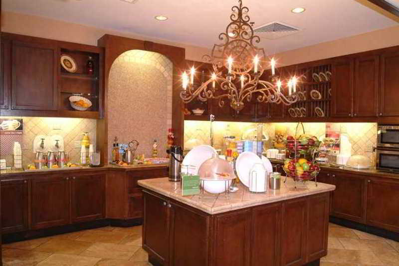 Hampton Inn & Suites Legacy Park-Frisco Restoran fotoğraf